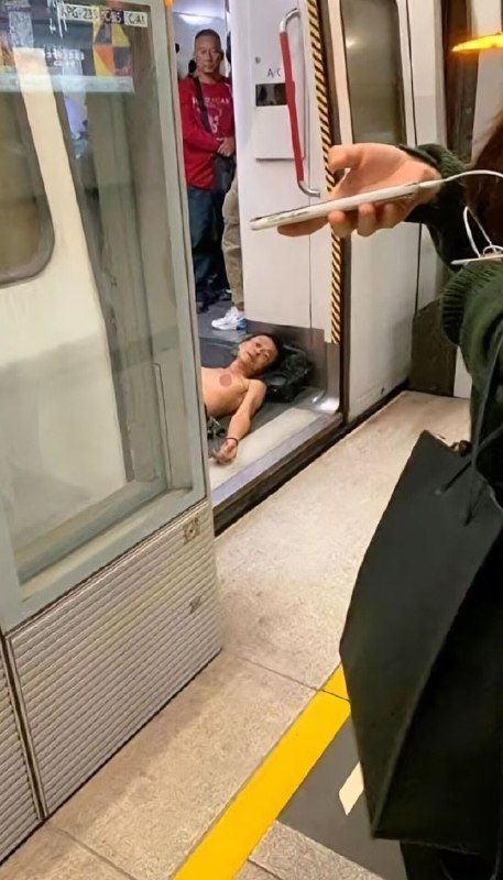 ……🌚……🌚