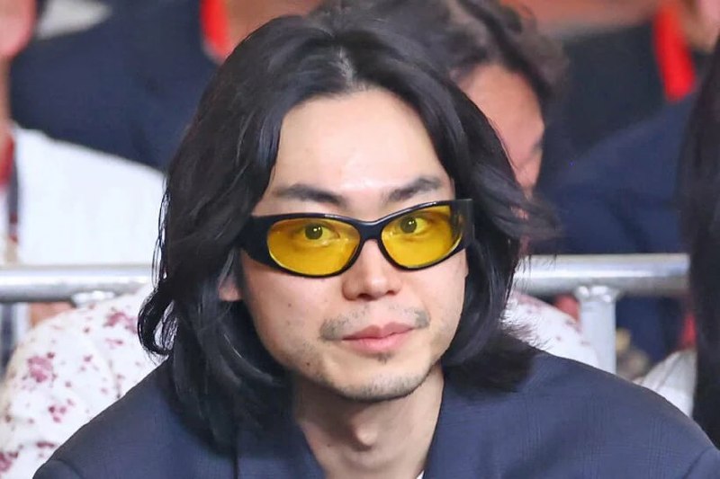 据日媒报道，前日本首相安倍晋三遇刺案将被拍成电影，由菅田将晖饰演枪杀安倍的山上彻也，预计今年秋季正式开机