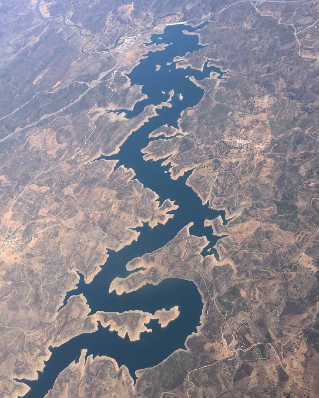 从国际空间站看到的葡萄牙蓝龙河
