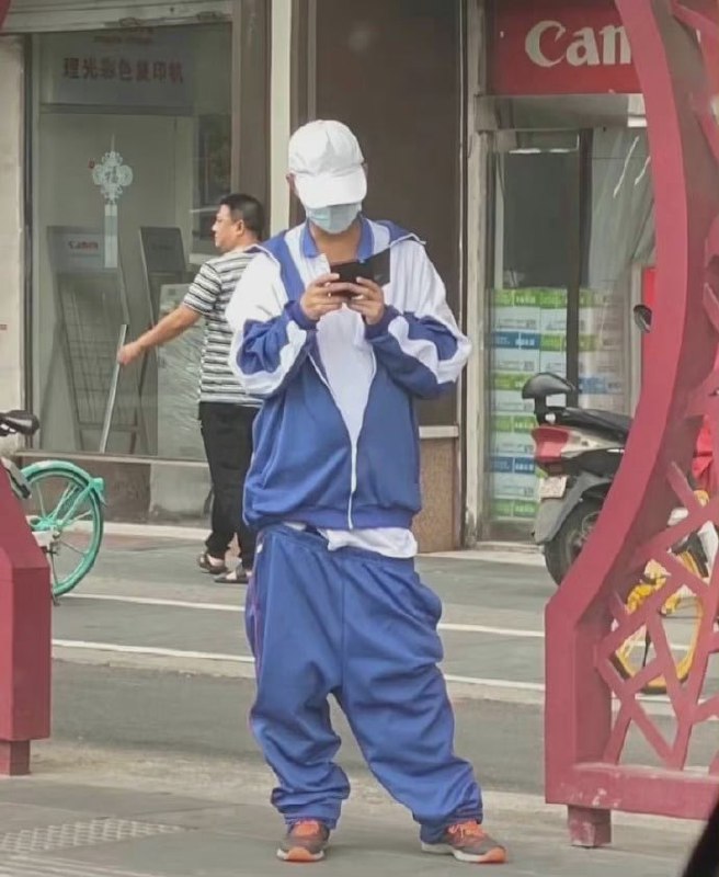 对不起是我太落后了吗，这又是什么新时尚😂对不起是我太落后了吗，这又是什么新时尚😂