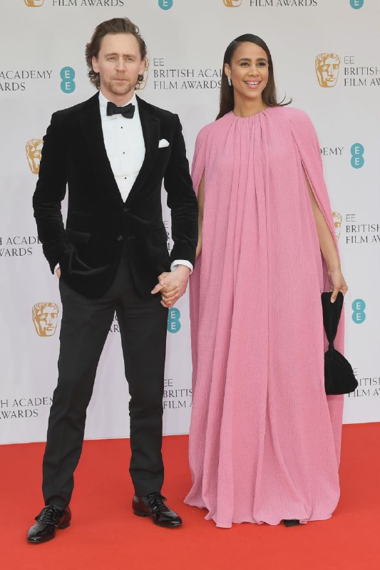 抖森Tom Hiddleston已和女友Zawe Ashton订婚