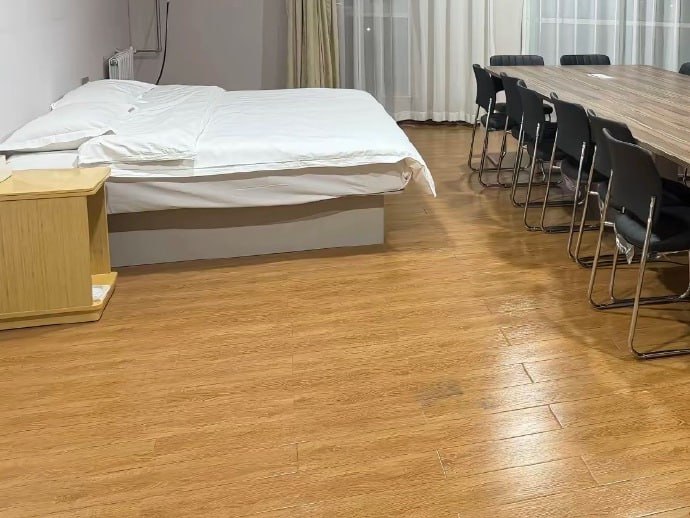 真正的 商务大床房……🌚真正的 商务大床房……🌚