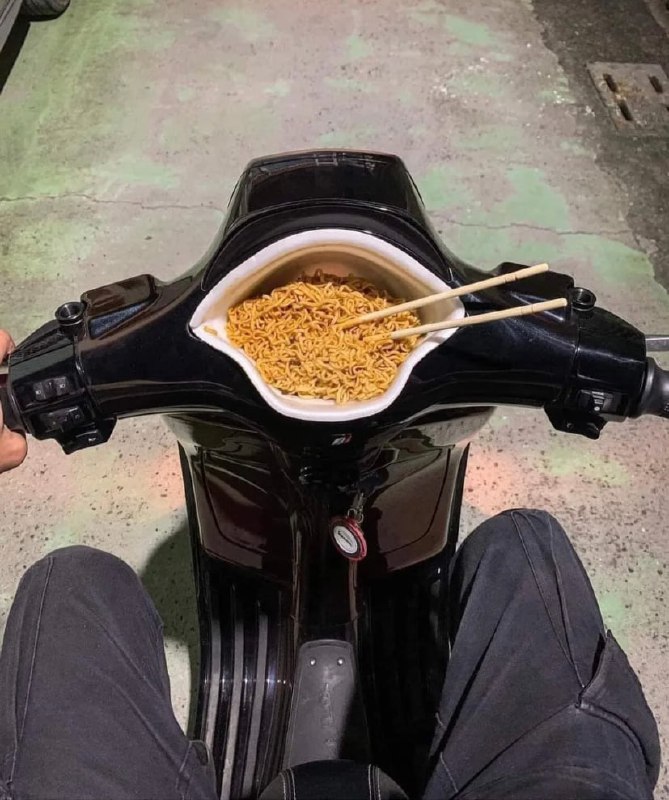 这样骑车去上班，应该不会迟到