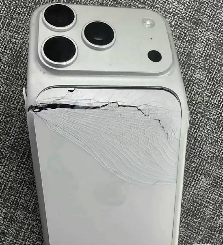 《轻微磕碰划痕》《轻微磕碰划痕》