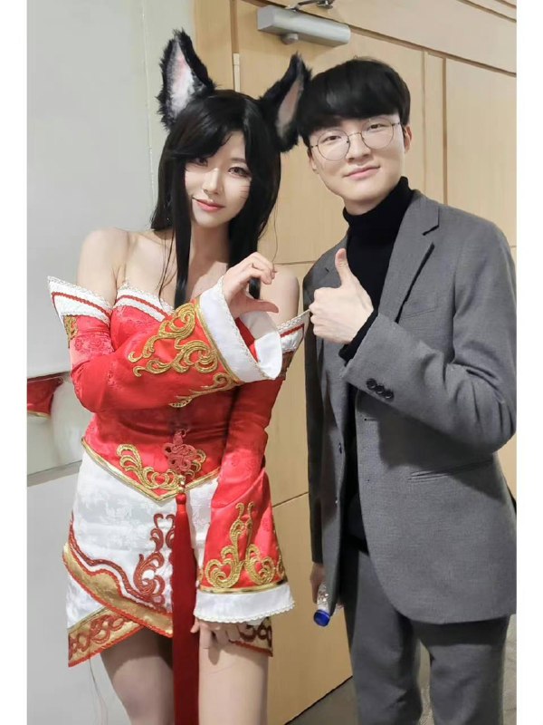 只有keria能让faker比心😆只有keria能让faker比心😆
