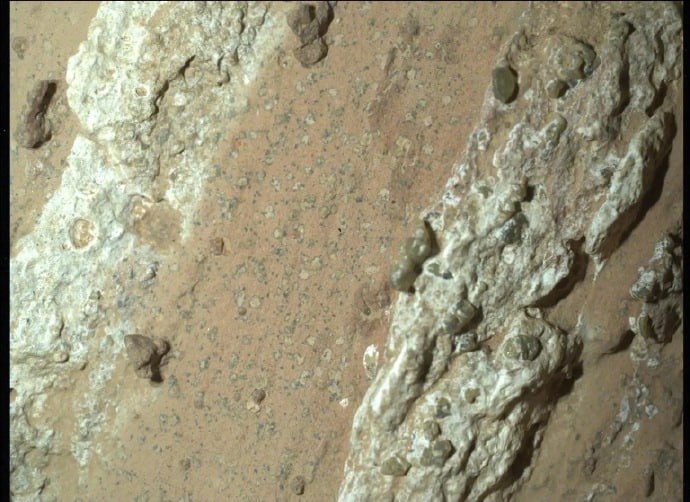 NASA明确发现火星生命迹象当地时间本周三，美国国家航空航天局NASA的新任局长肖恩·达菲表示，毅力号火星车收集的样本已被宣布为火星上迄今发现的“最明显的生命迹象”