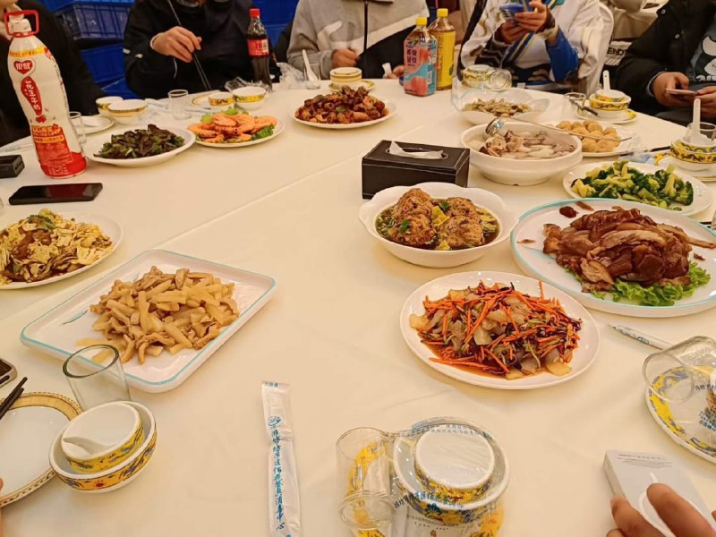 还得是山东漫展，当场搂席，太值了😋还得是山东漫展，当场搂席，太值了😋