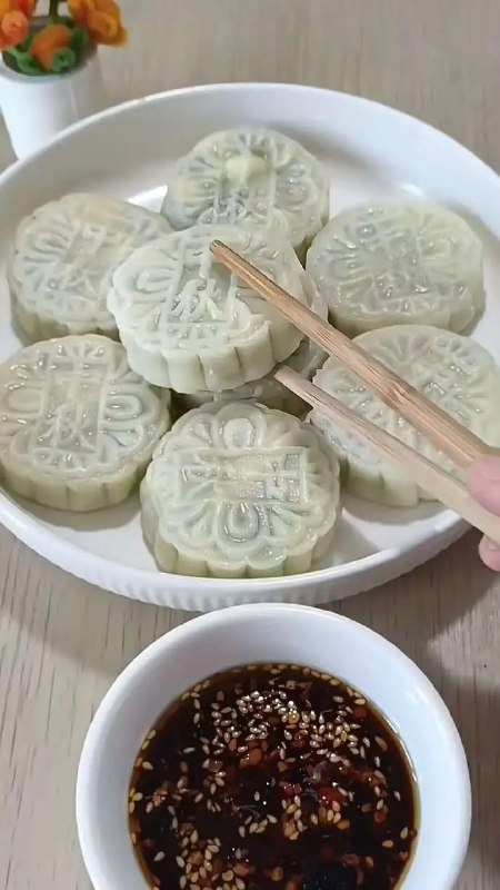 今天中秋吃月饼😋今天中秋吃月饼😋