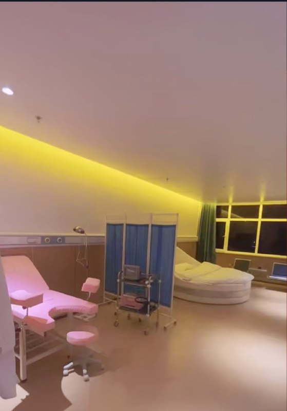 现在的酒店都这么离谱了吗😧现在的酒店都这么离谱了吗😧